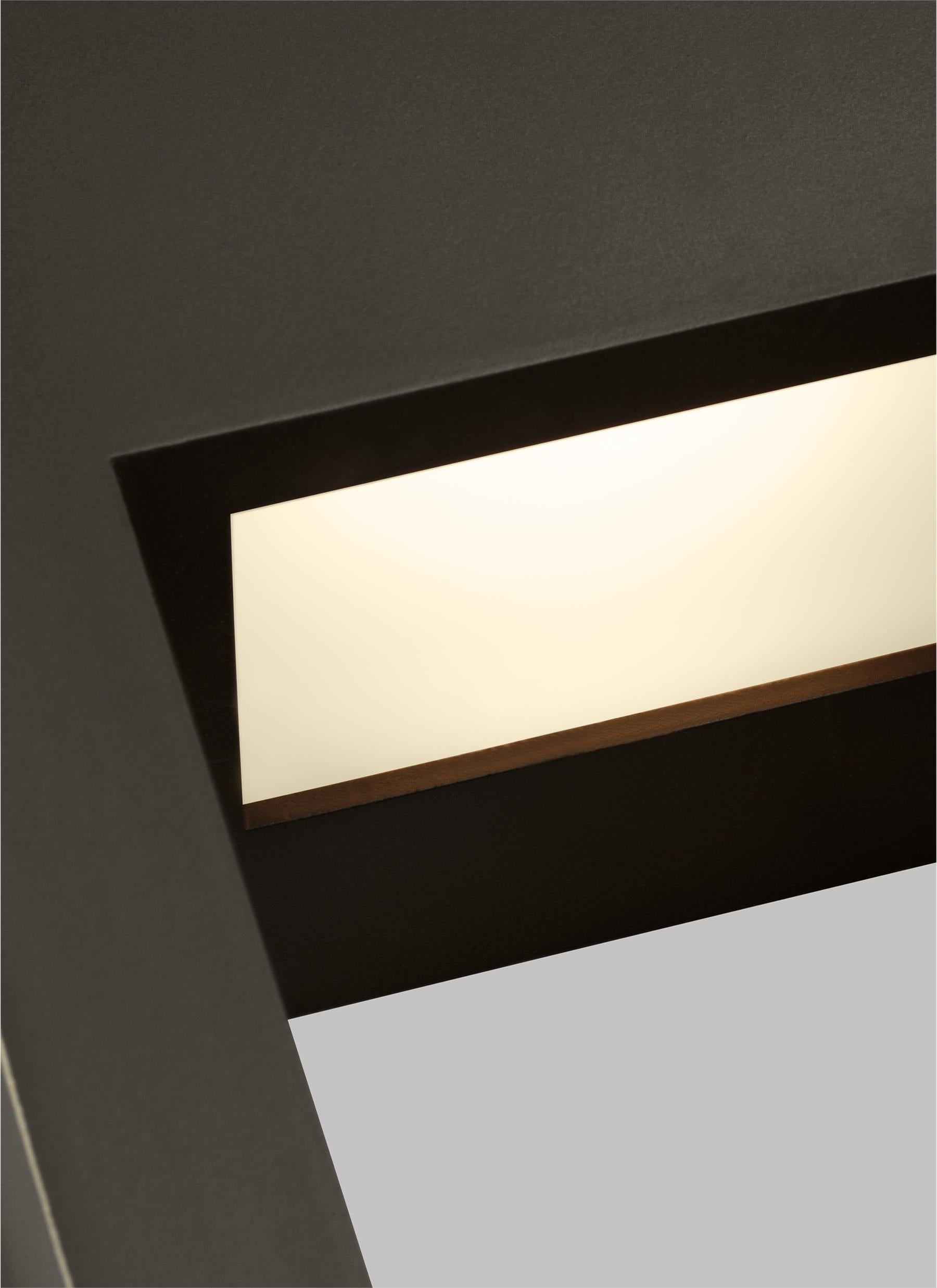 Testa Outdoor Wall Lantern