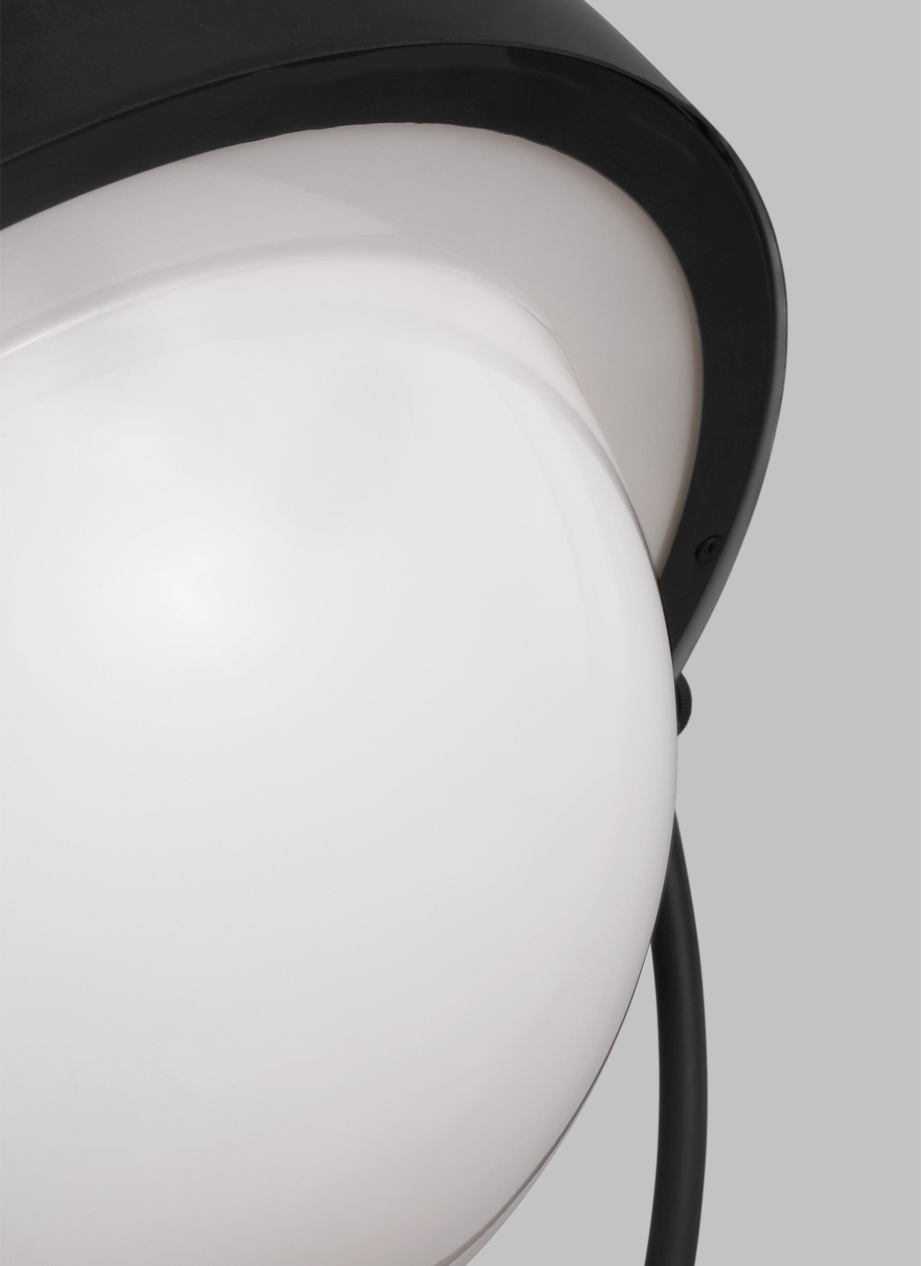 Bacall Pendant