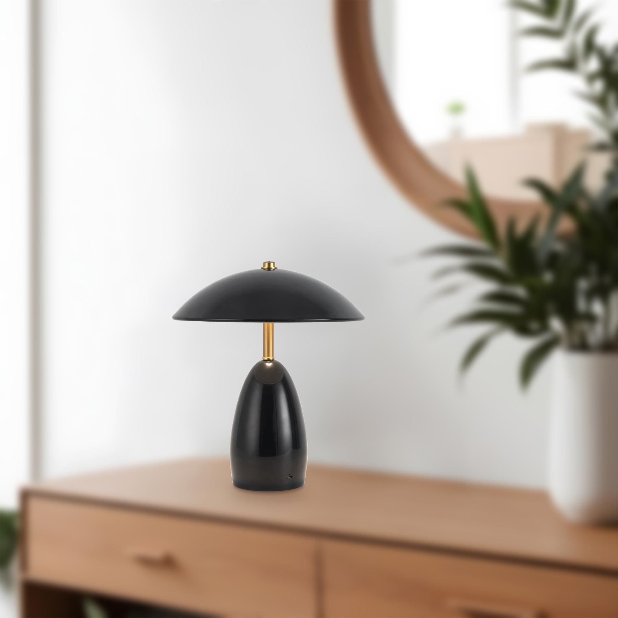 Poppy 9" dimmable LED Table Lamp