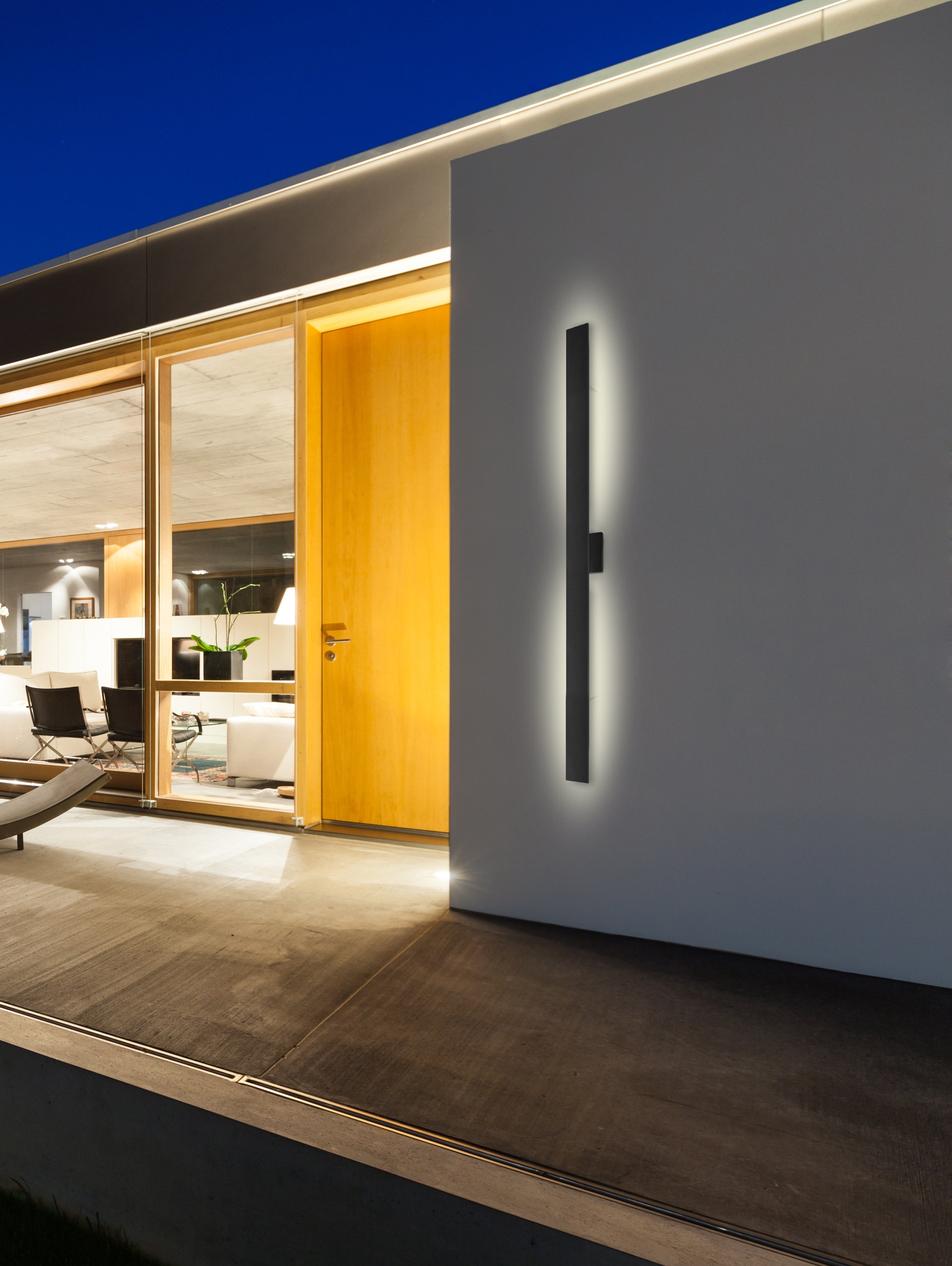 Vesta 50" LED All terior Wall