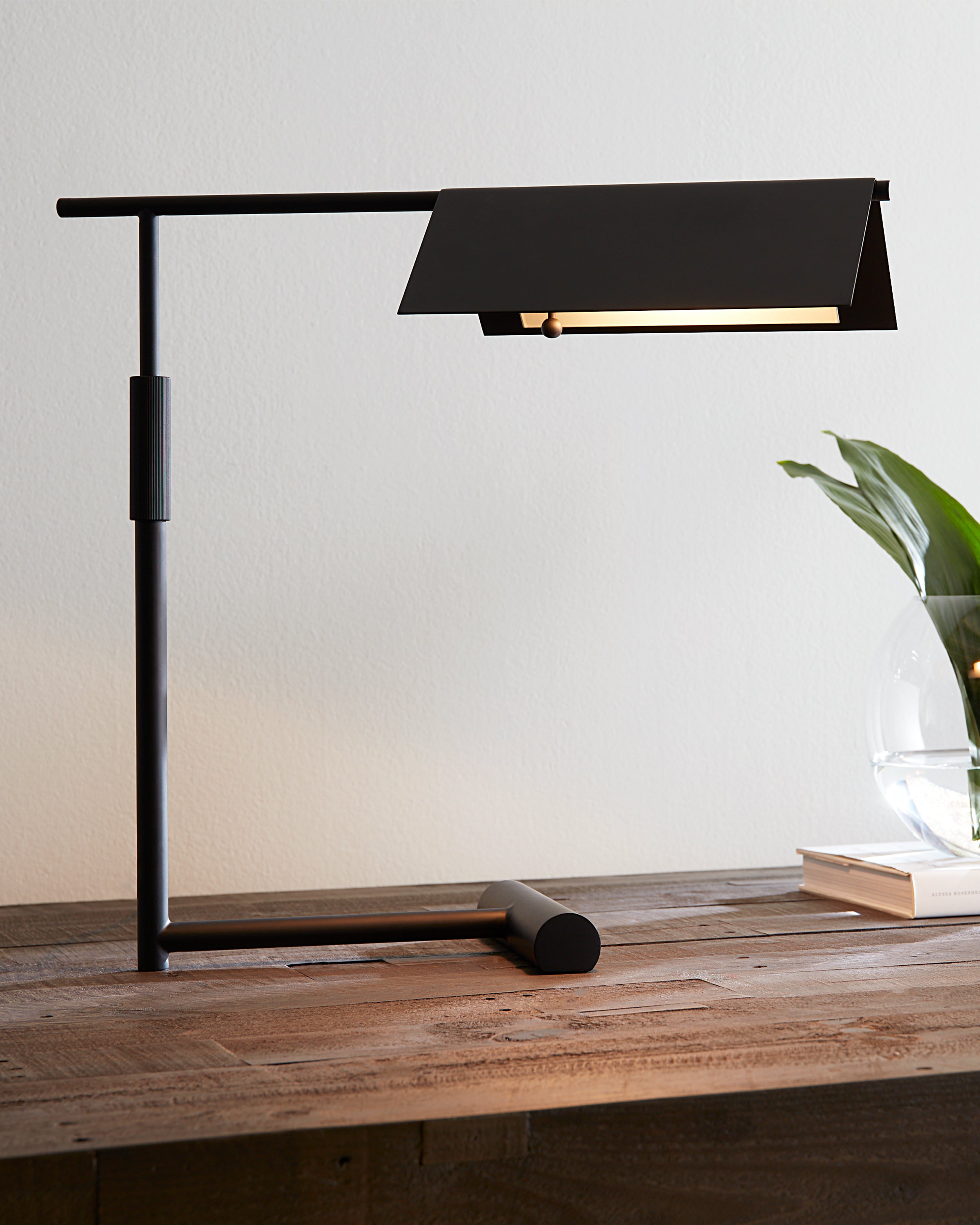Foles Table Lamp