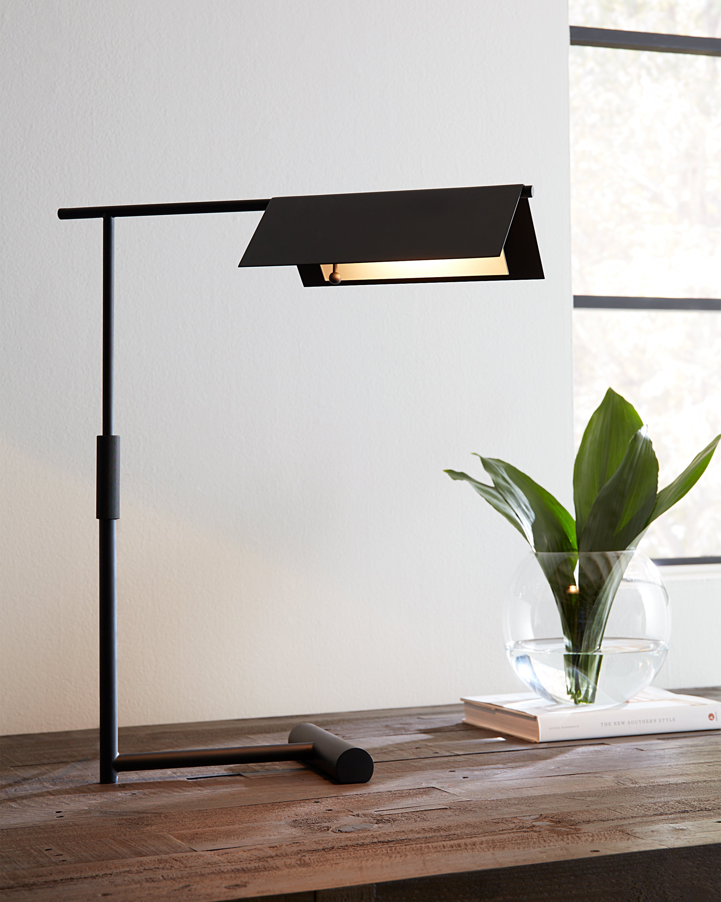 Foles Table Lamp