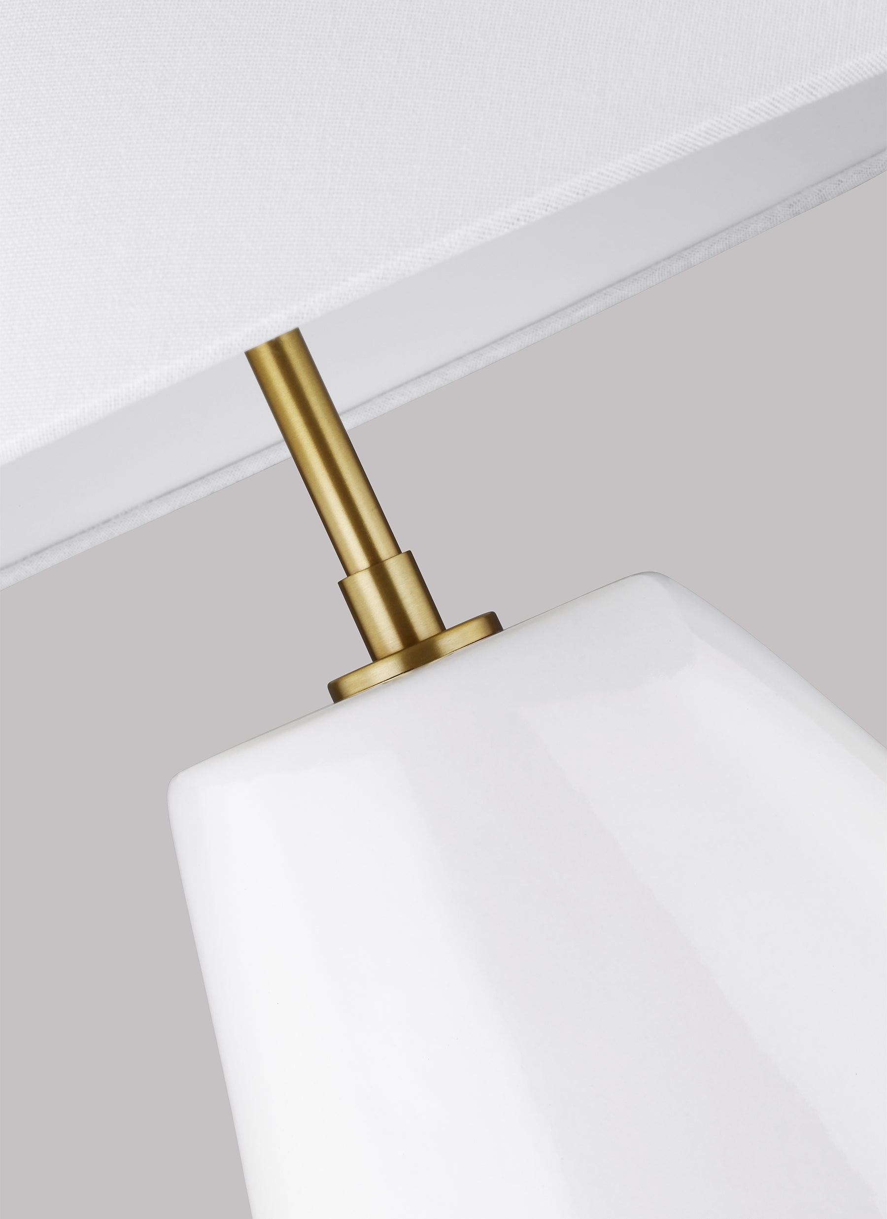 Contour Short Table Lamp