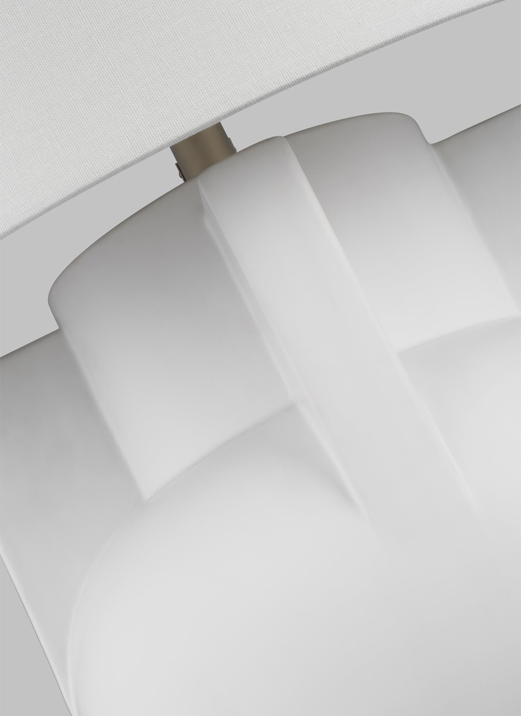 William Wide Table Lamp