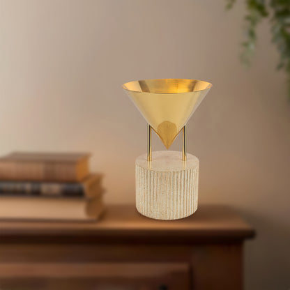 Versus 15" Table Lamp