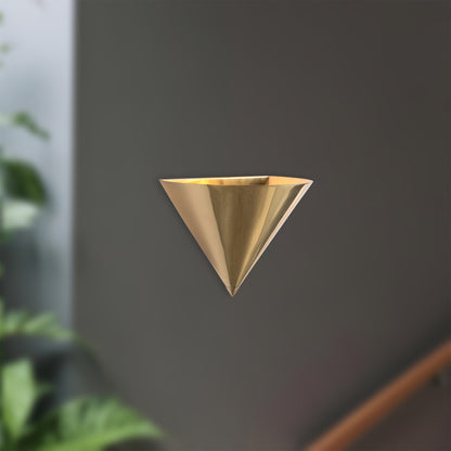 Versus 8" Wall Sconce