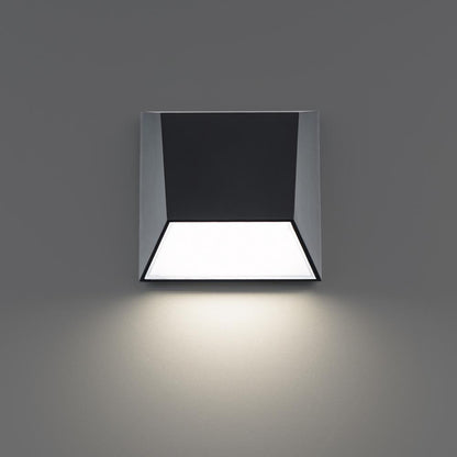 Atlantis Wall Light