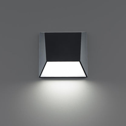 Atlantis Wall Light
